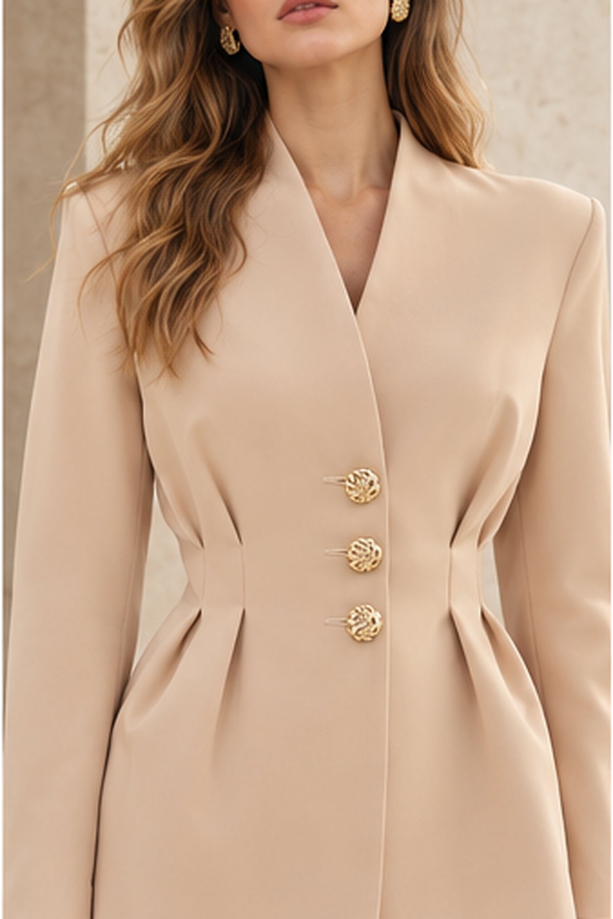 Bej Gold Düğmeli Bel Oturtmalı Blazer Ceket