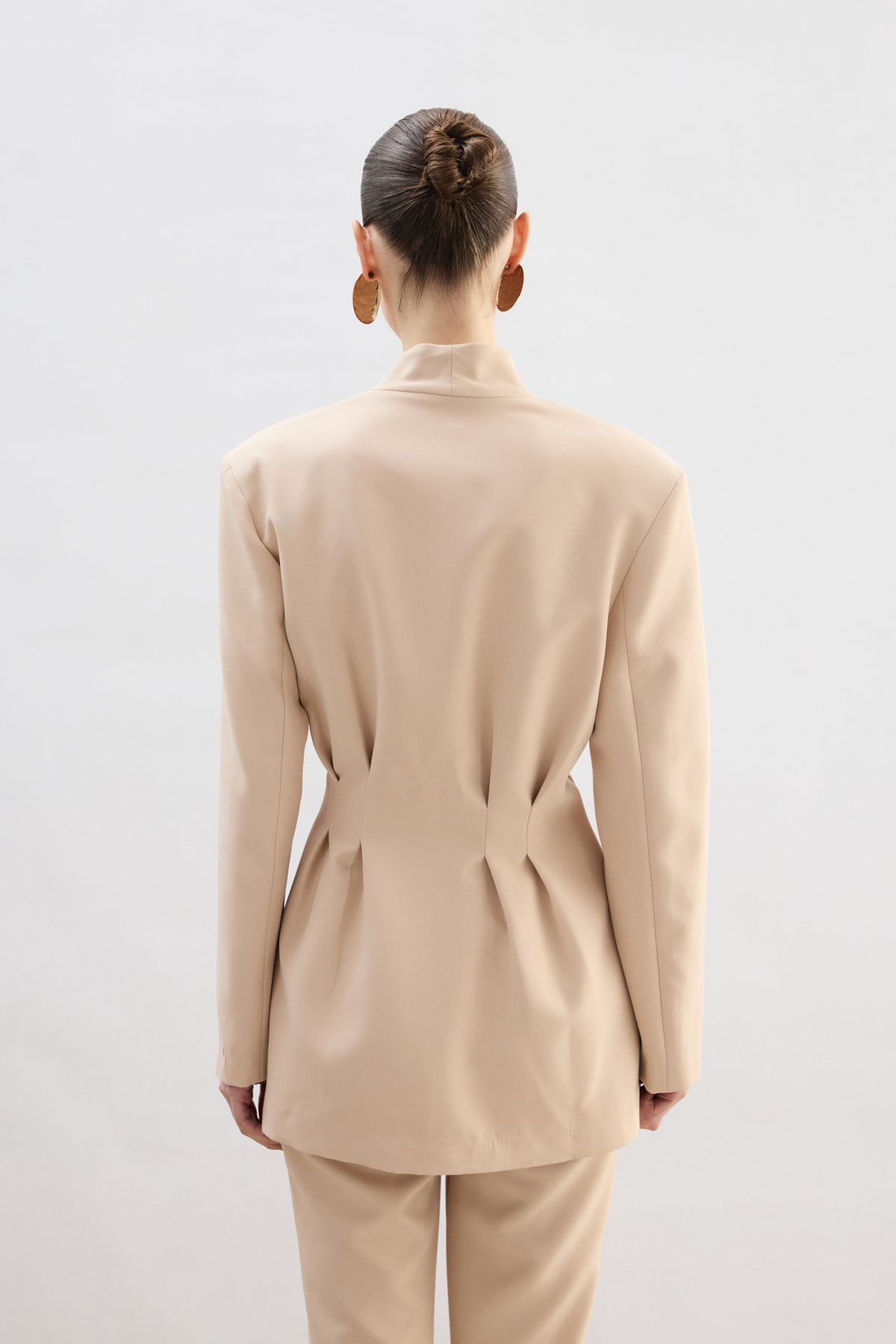 Bej Gold Düğmeli Bel Oturtmalı Blazer Ceket