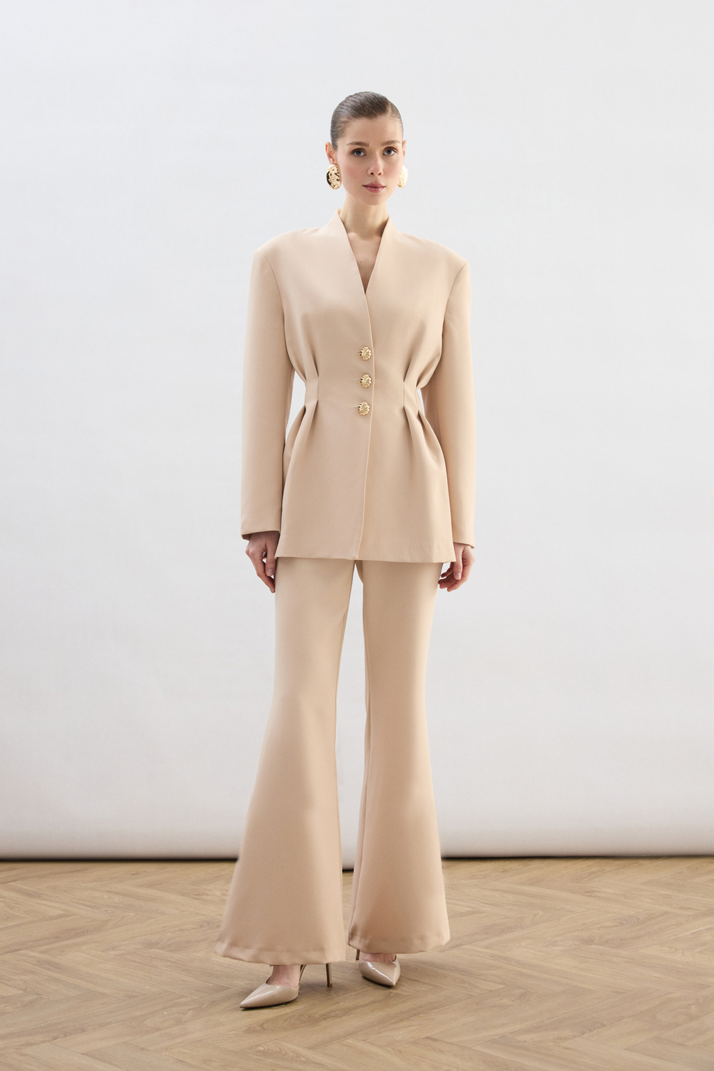 Bej Gold Düğmeli Bel Oturtmalı Blazer Ceket