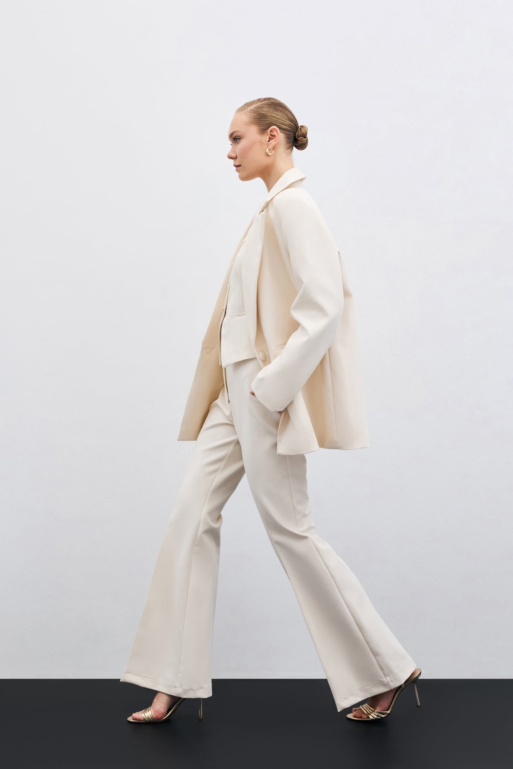 Ekru Tek Düğmeli Oversize Blazer Ceket