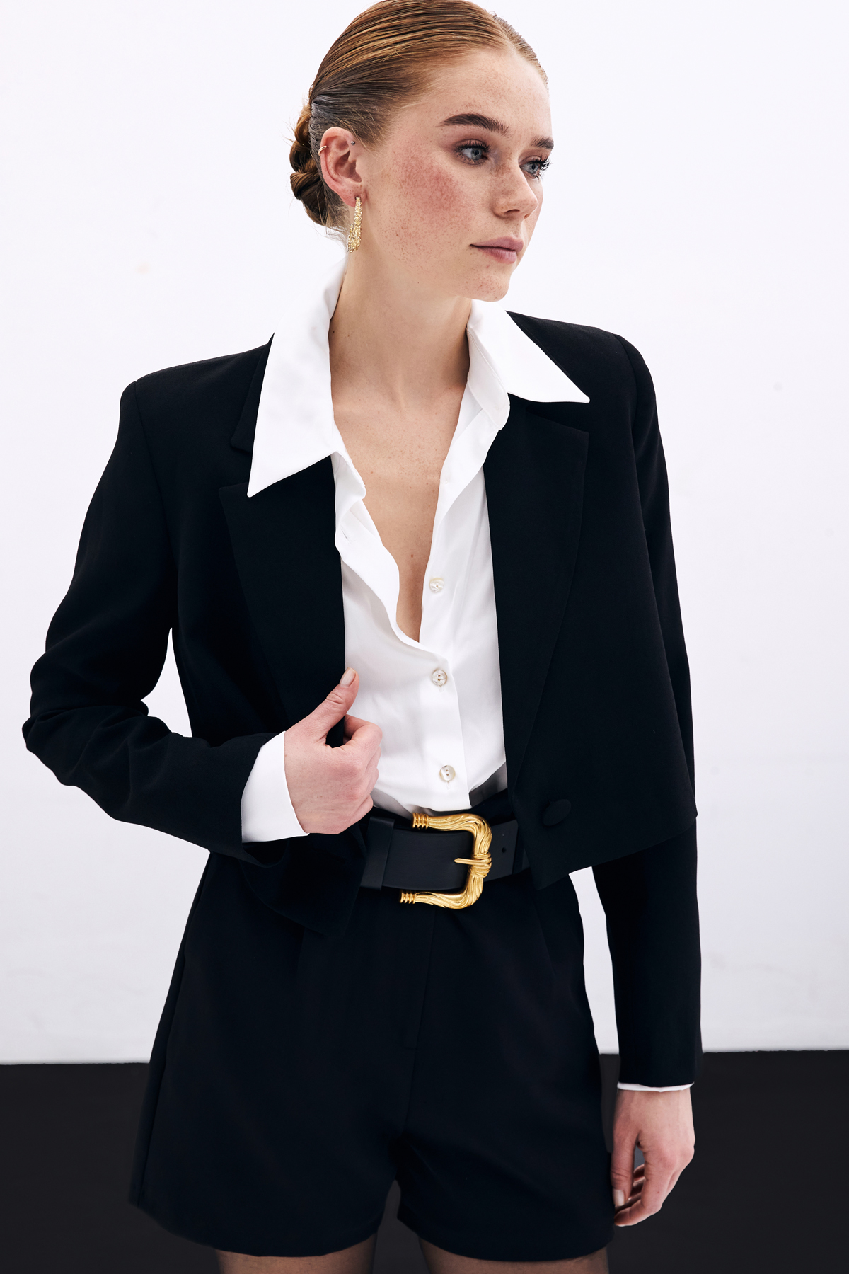 Siyah Kısa Krep Kadın Blazer Ceket