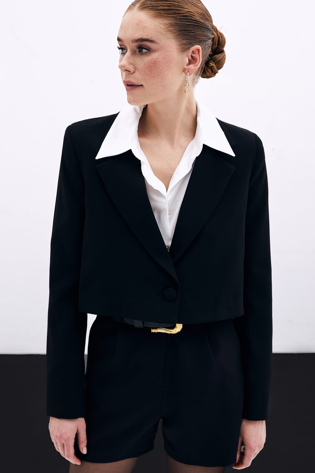 Siyah Kısa Krep Kadın Blazer Ceket