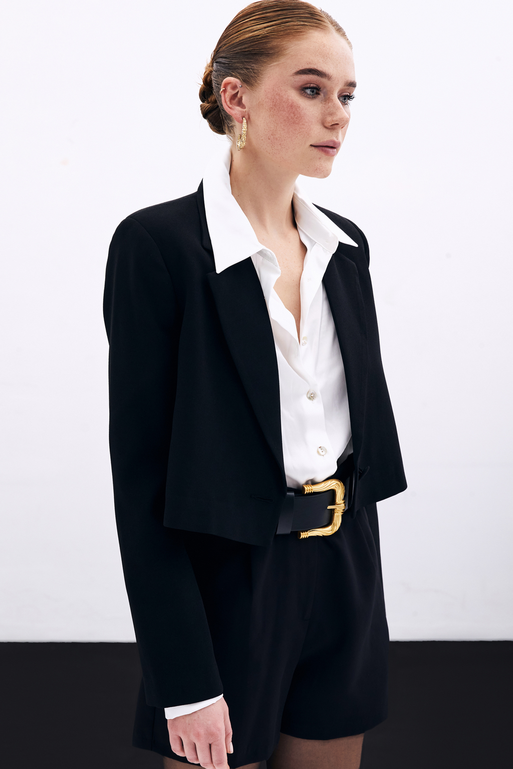 Siyah Kısa Krep Kadın Blazer Ceket
