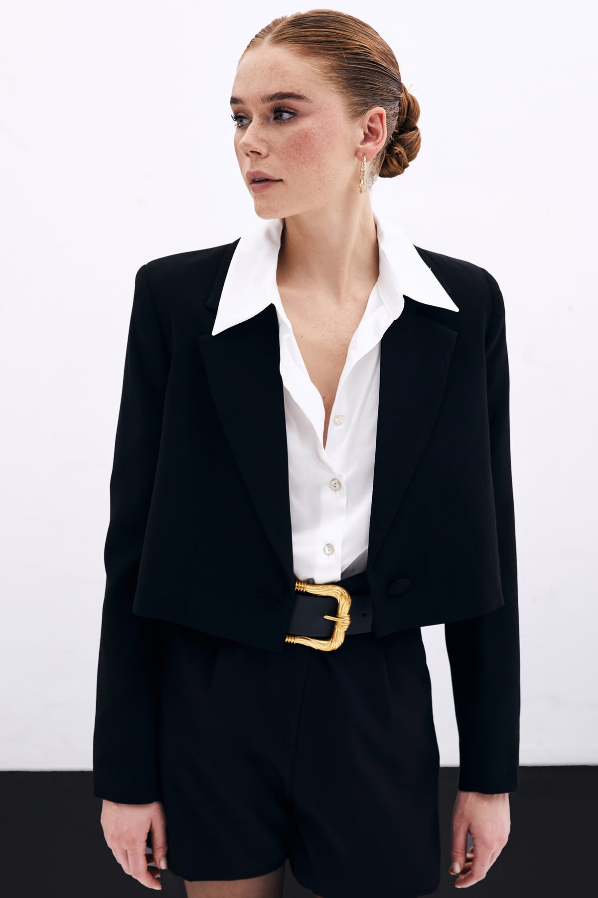 Siyah Kısa Krep Kadın Blazer Ceket